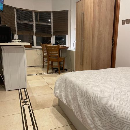 North London Studio Apartment Eksteriør billede