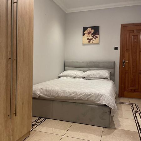 North London Studio Apartment Eksteriør billede